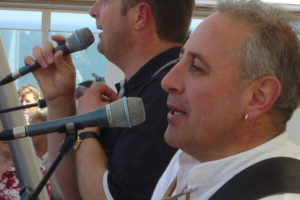 Auch Norbert Rier von den Kastelruther Spatzen singt mit mal mit uns